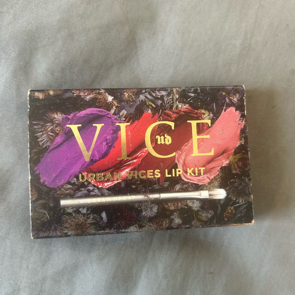 Urban Decay Vice Lip Kit with Purple and Pink Shades